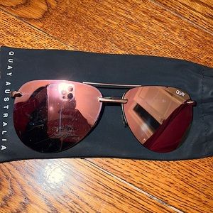 Quay Oversized Sunnies Rose Gold